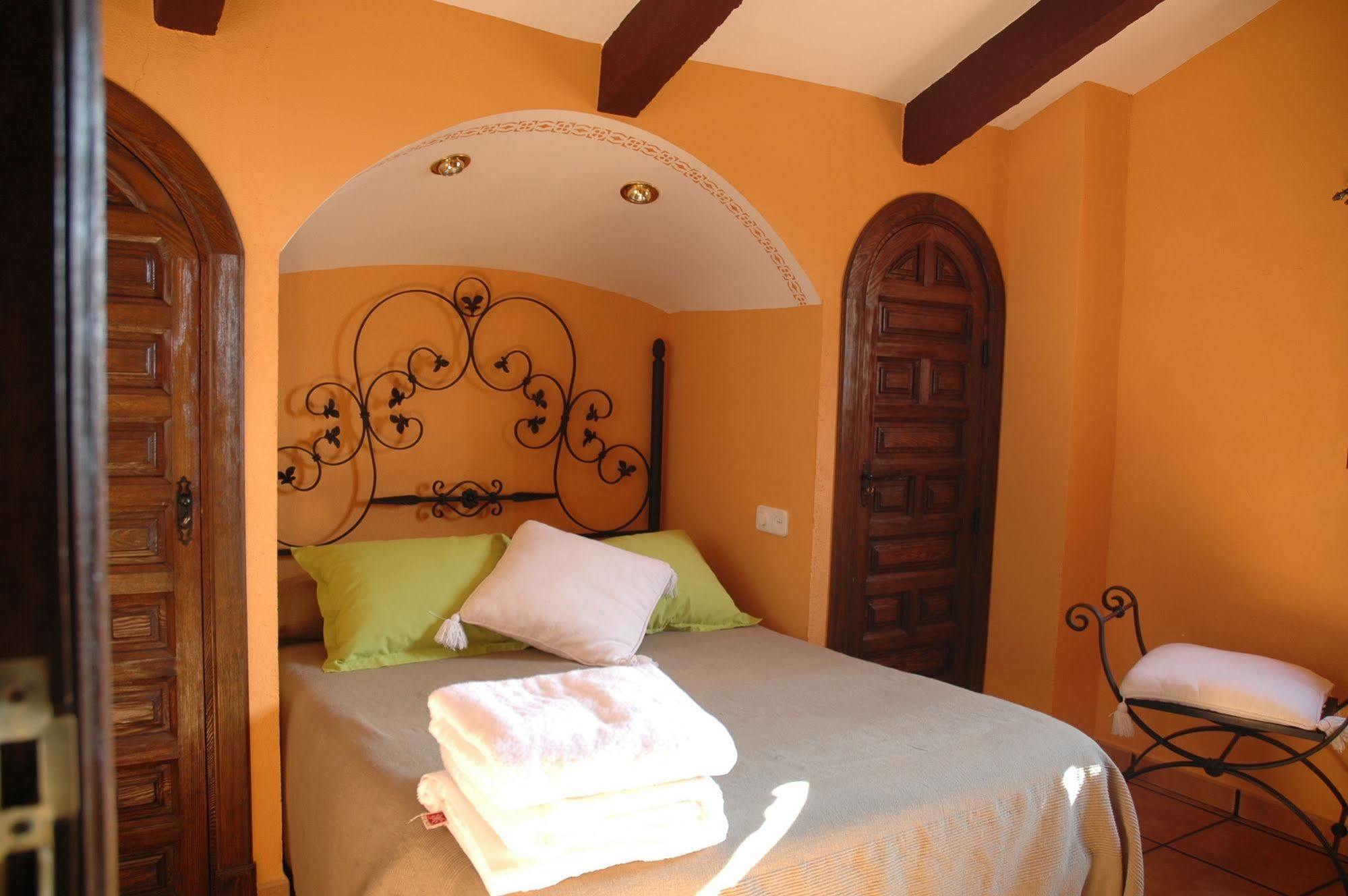Casa Rural De Estilo Rustico Con Spa Almagro Bagian luar foto